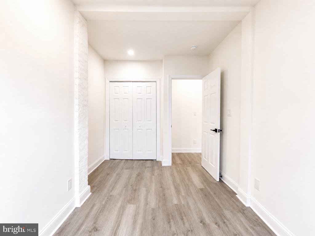 1426 S SE