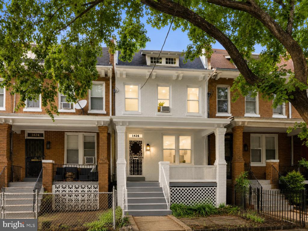 1426 S SE