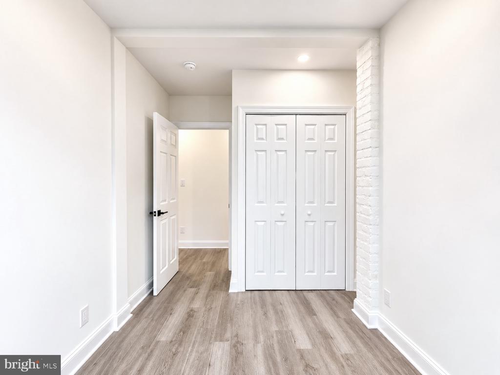 1426 S SE