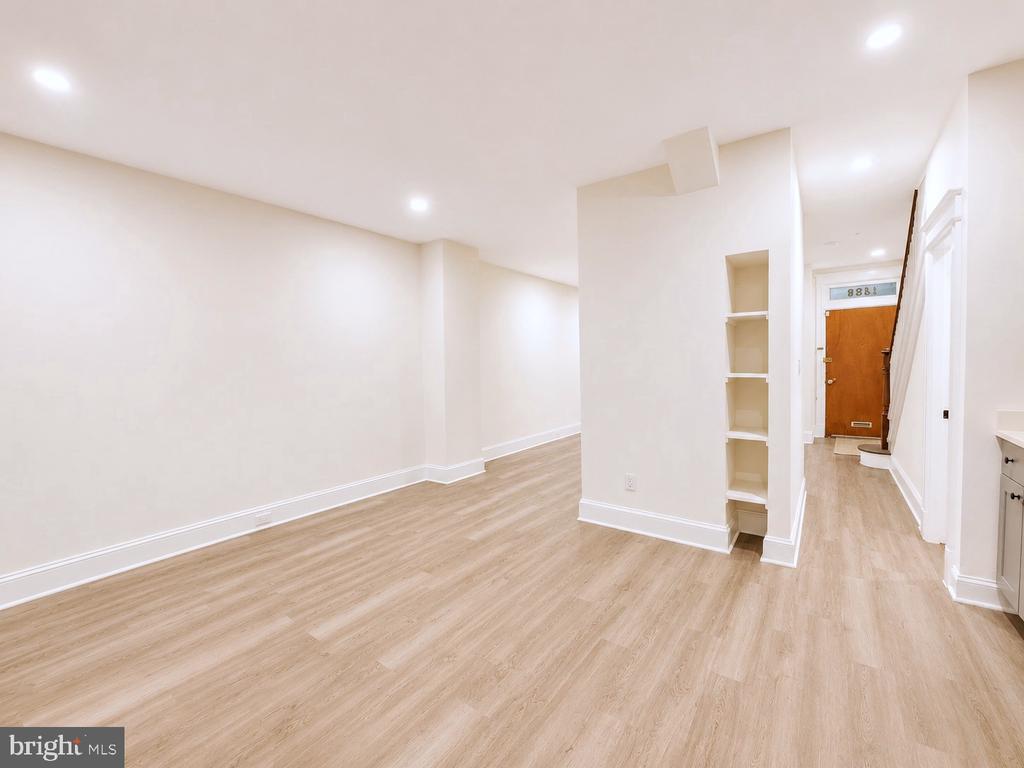 1426 S SE