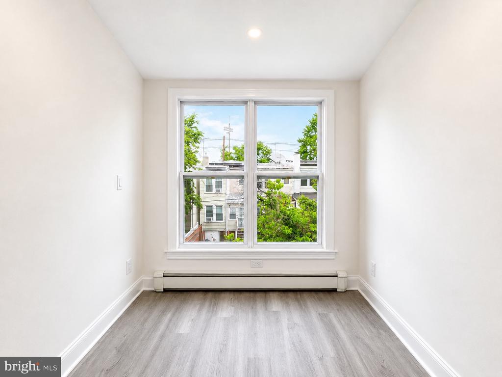 1426 S SE