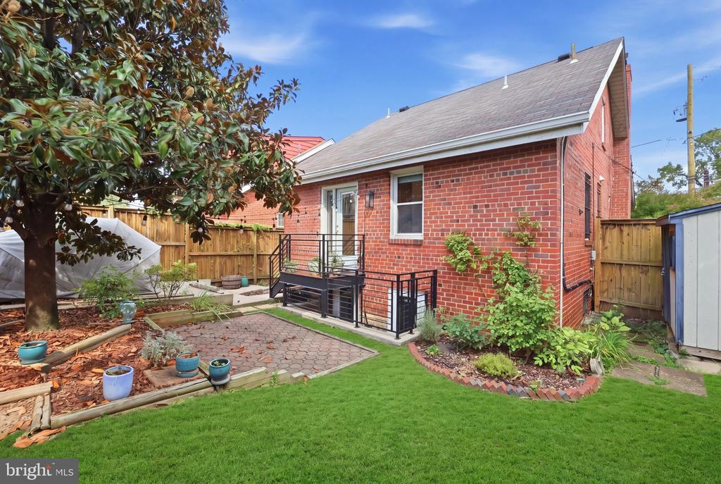15 JEFFERSON STREET NE