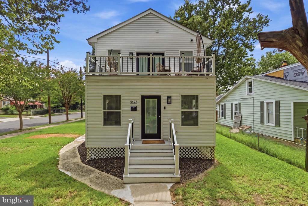 3127 G STREET SE
