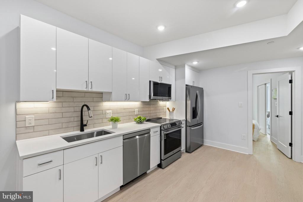 1650 COLUMBIA ROAD NW Unit: 301