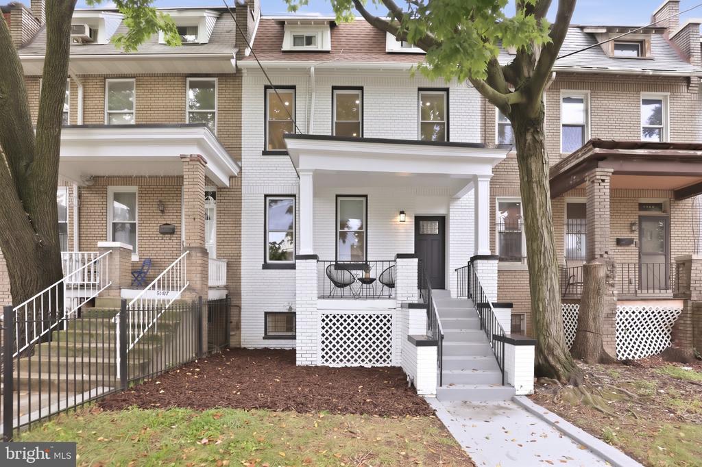 5725 13TH STREET NW