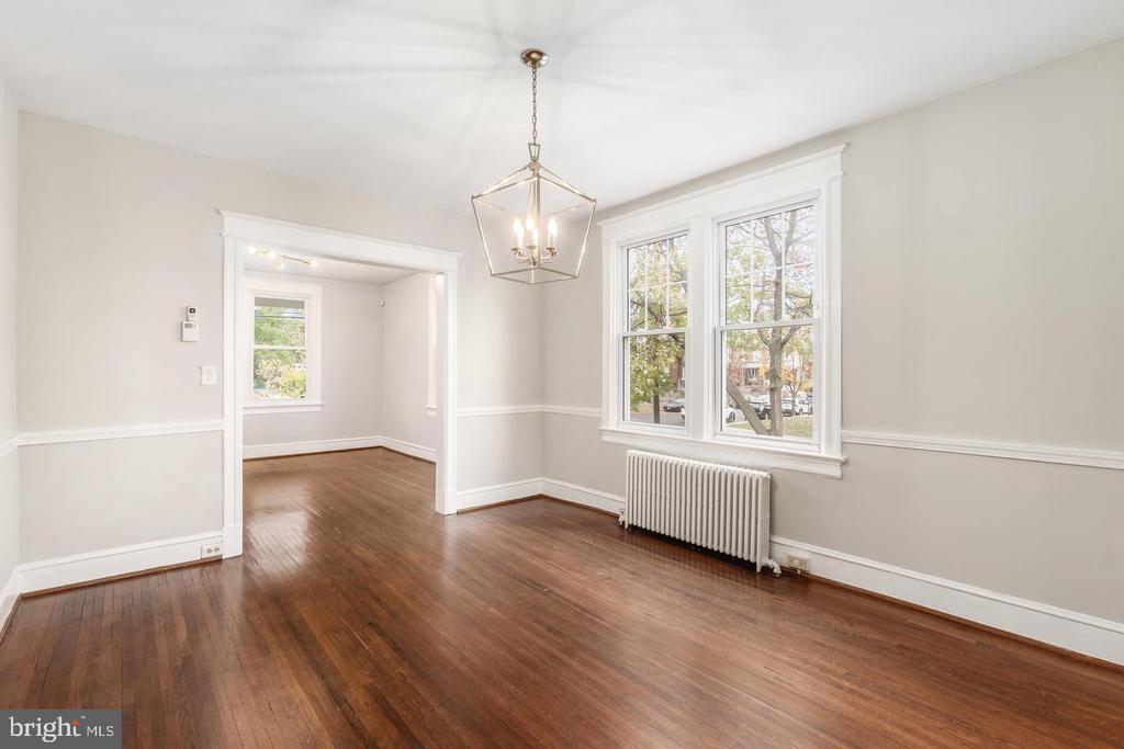 900 MADISON STREET NW Unit: B