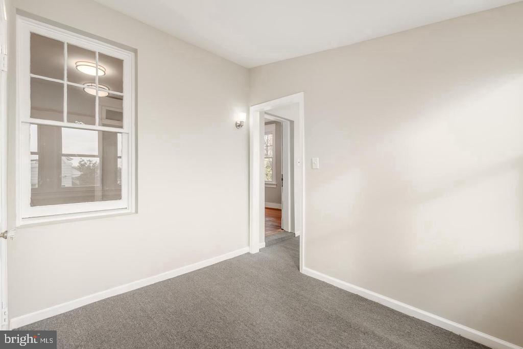 900 MADISON STREET NW Unit: B