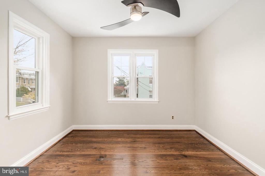 900 MADISON STREET NW Unit: B