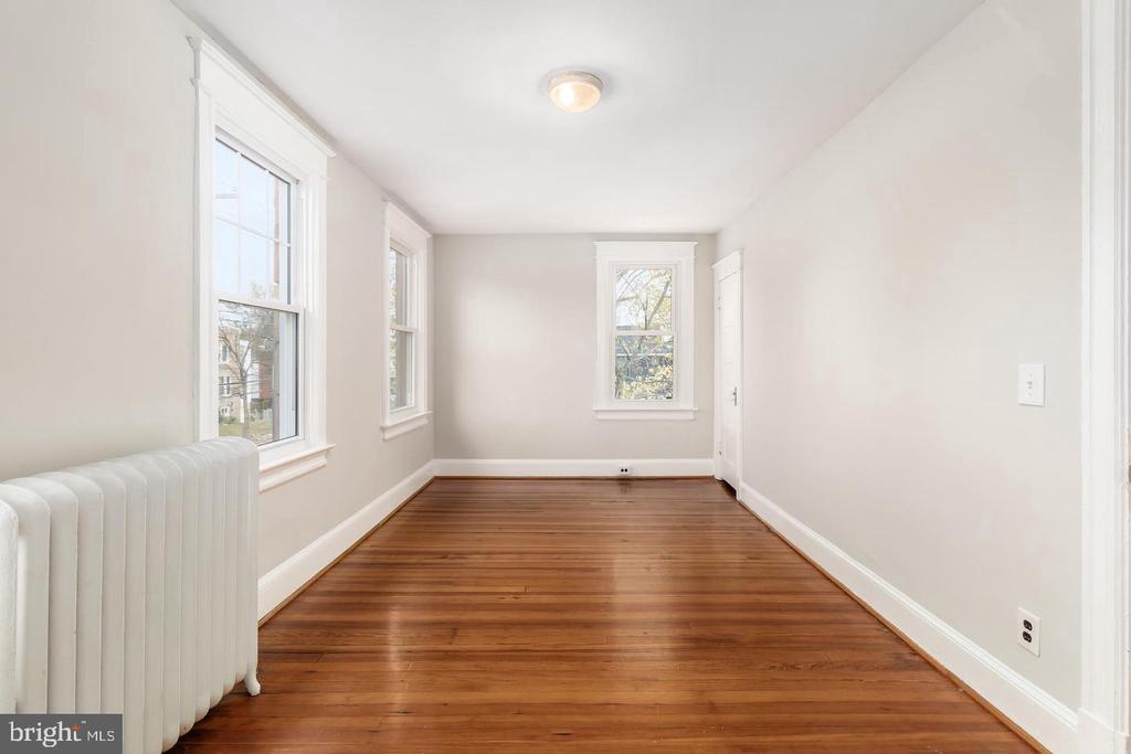 900 MADISON STREET NW Unit: B