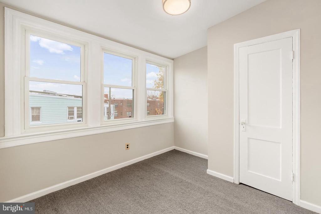 900 MADISON STREET NW Unit: B