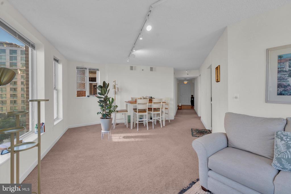 601 PENNSYLVANIA AVENUE NW Unit: 504