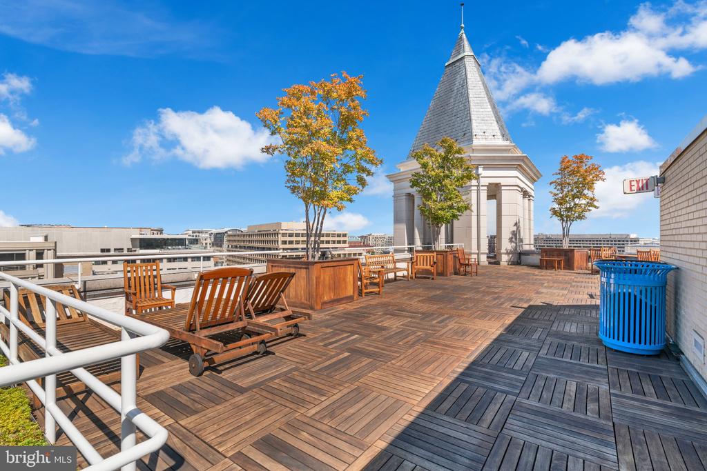 601 PENNSYLVANIA AVENUE NW Unit: 504