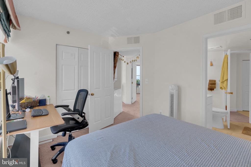 601 PENNSYLVANIA AVENUE NW Unit: 504