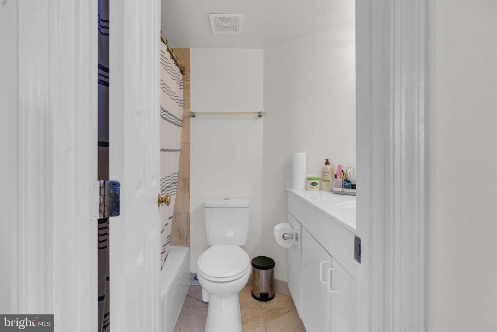 601 PENNSYLVANIA AVENUE NW Unit: 504