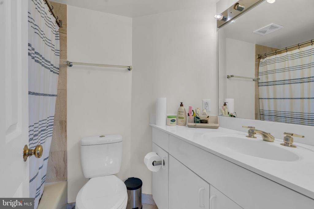 601 PENNSYLVANIA AVENUE NW Unit: 504
