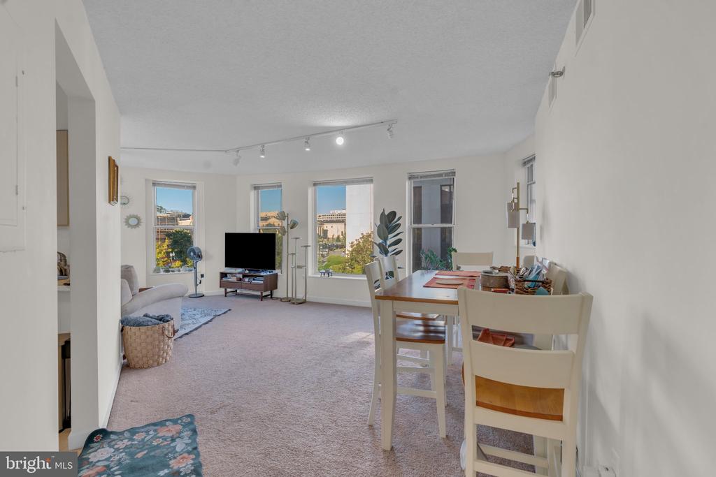 601 PENNSYLVANIA AVENUE NW Unit: 504