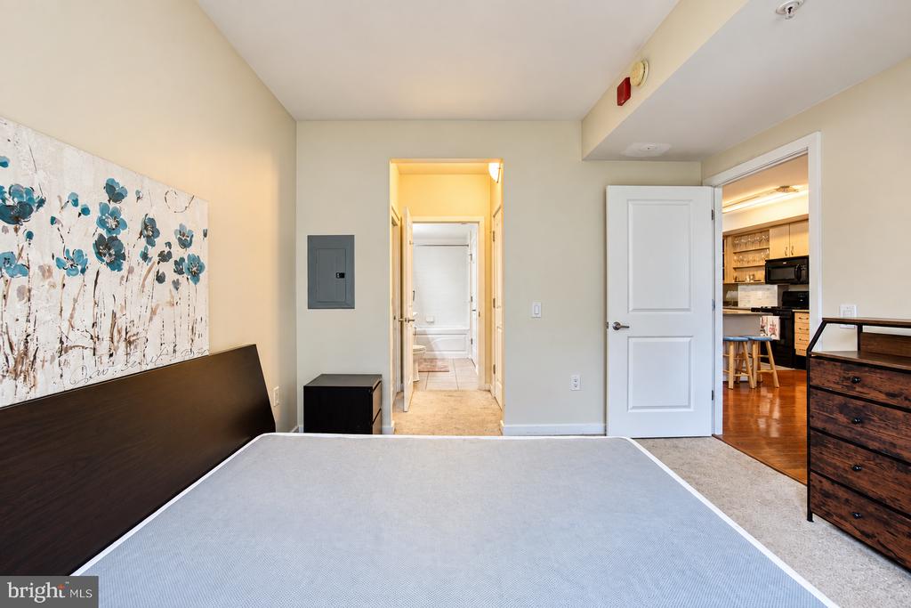 475 K STREET NW Unit: 429