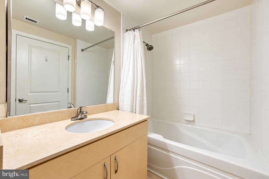 475 K STREET NW Unit: 429
