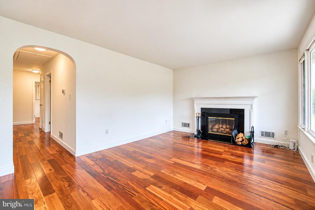 1328 30TH STREET SE