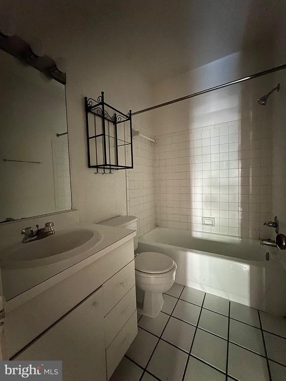 1916 17TH STREET NW Unit: 208
