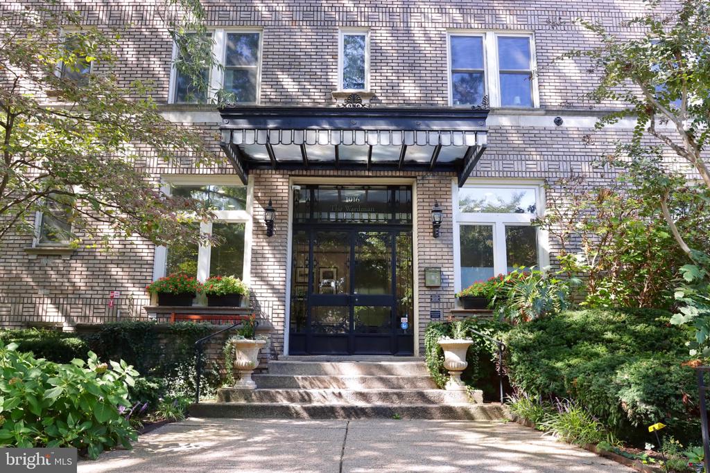 1916 17TH STREET NW Unit: 208