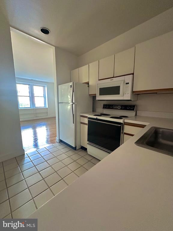 1916 17TH STREET NW Unit: 208