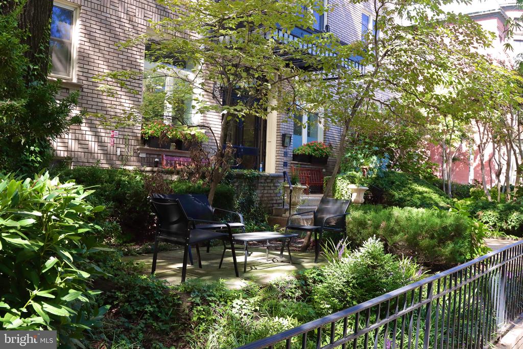 1916 17TH STREET NW Unit: 208