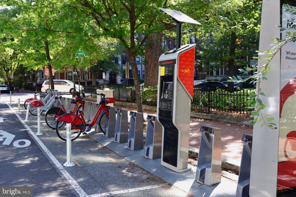 1916 17TH STREET NW Unit: 208