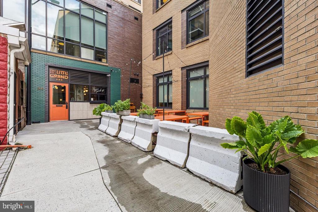 2001 I STREET NE Unit: 10