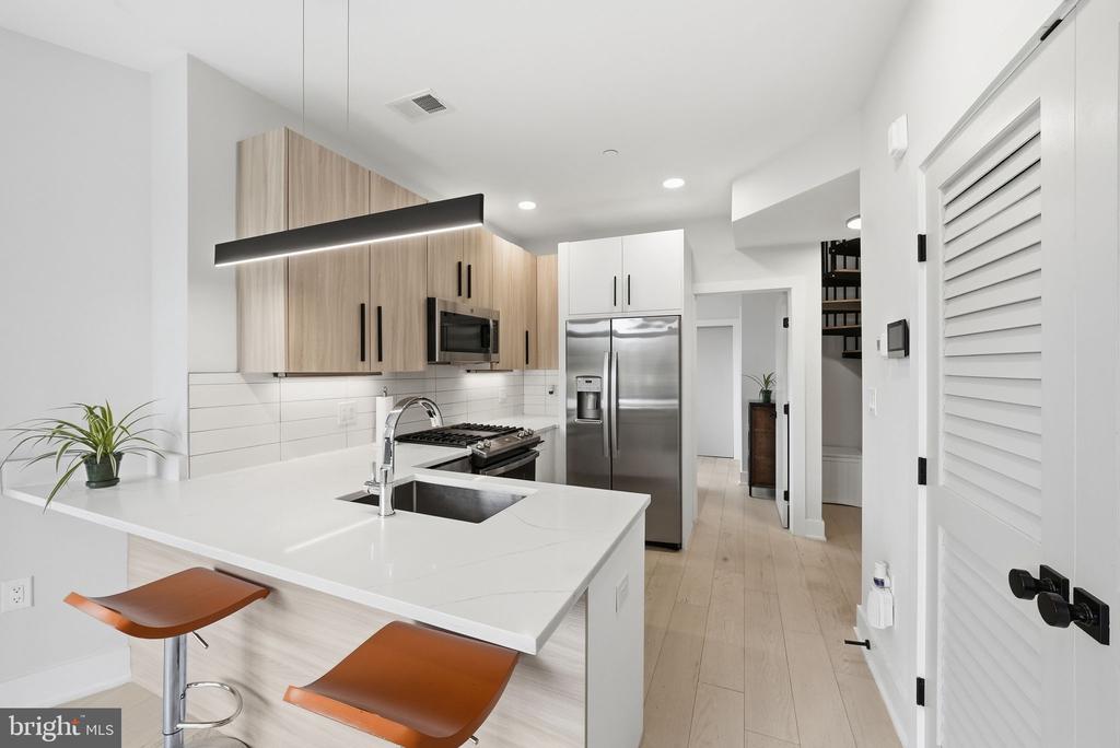 2001 I STREET NE Unit: 10