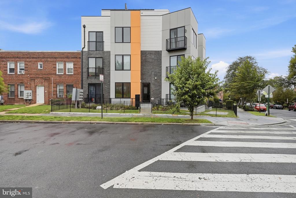 2001 I STREET NE Unit: 10