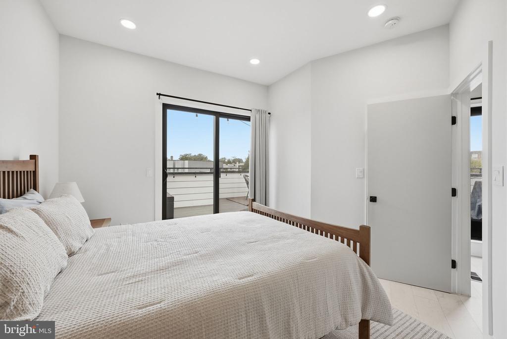 2001 I STREET NE Unit: 10