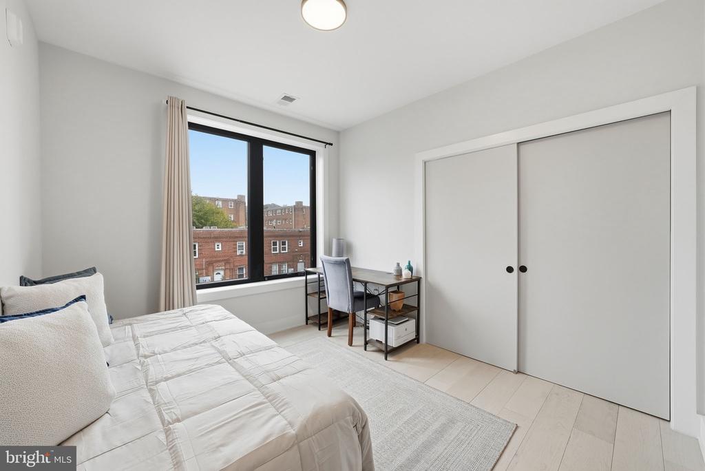 2001 I STREET NE Unit: 10