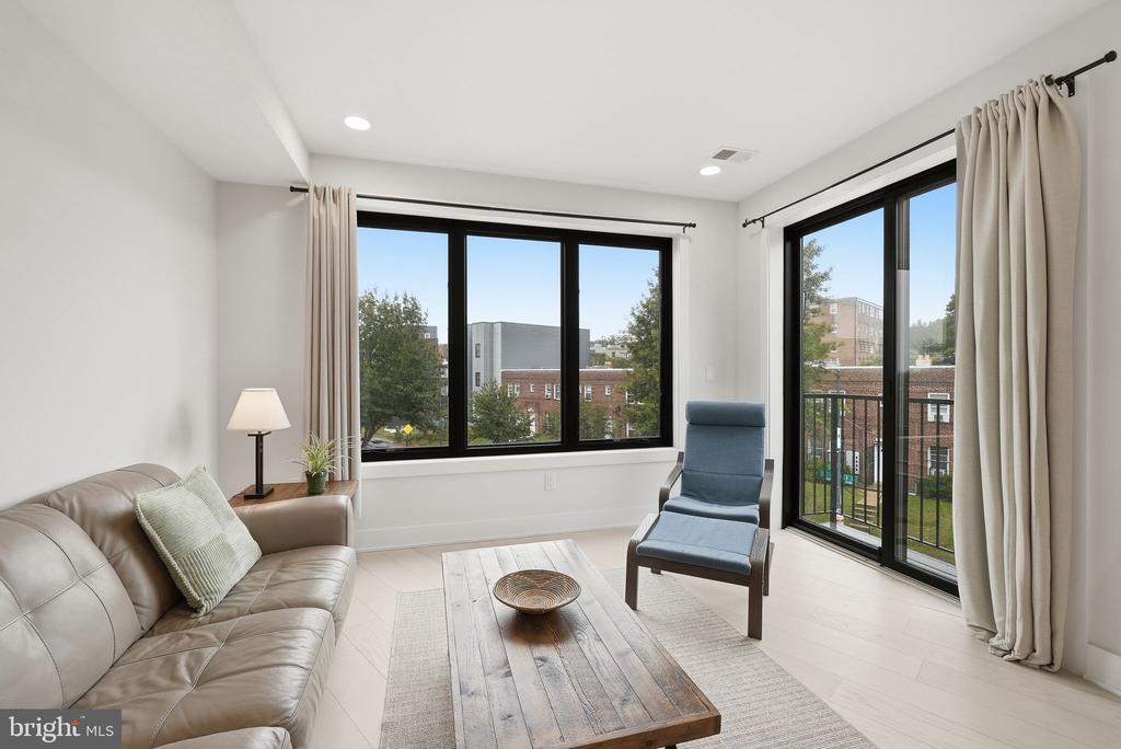 2001 I STREET NE Unit: 10