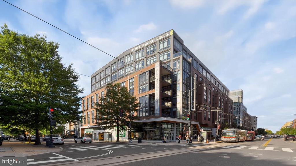 2001 I STREET NE Unit: 10