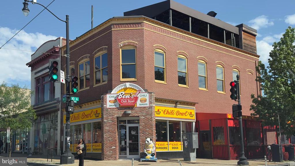 2001 I STREET NE Unit: 10