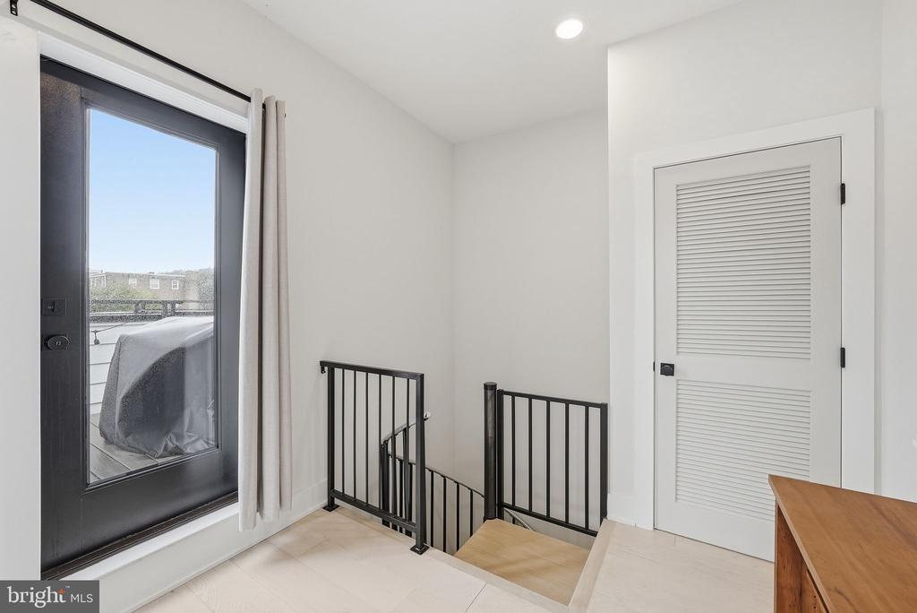 2001 I STREET NE Unit: 10