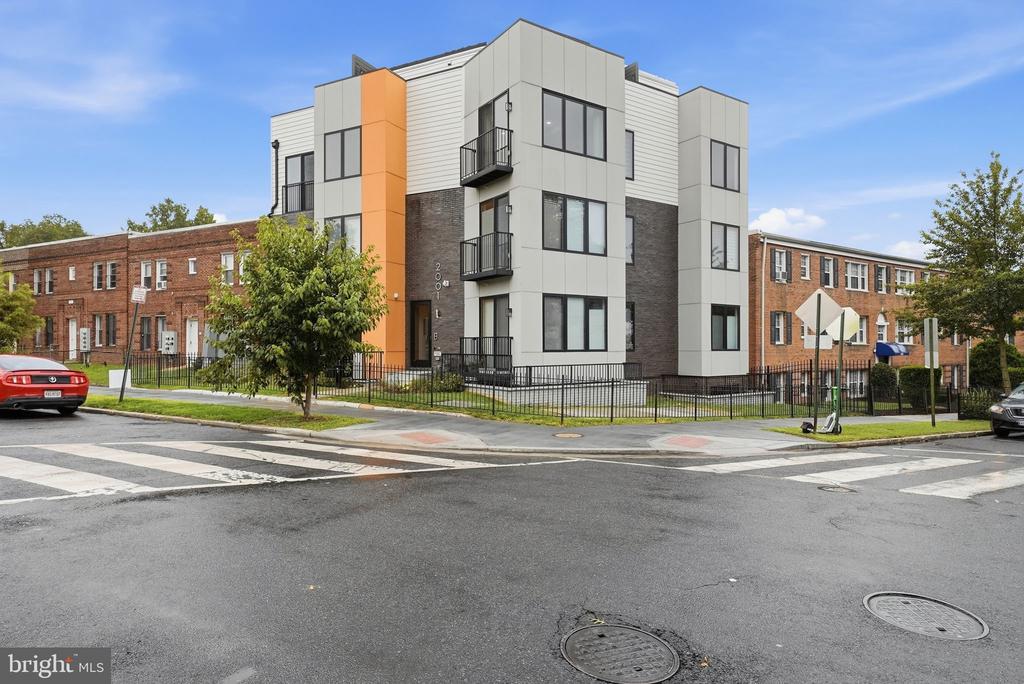 2001 I STREET NE Unit: 10