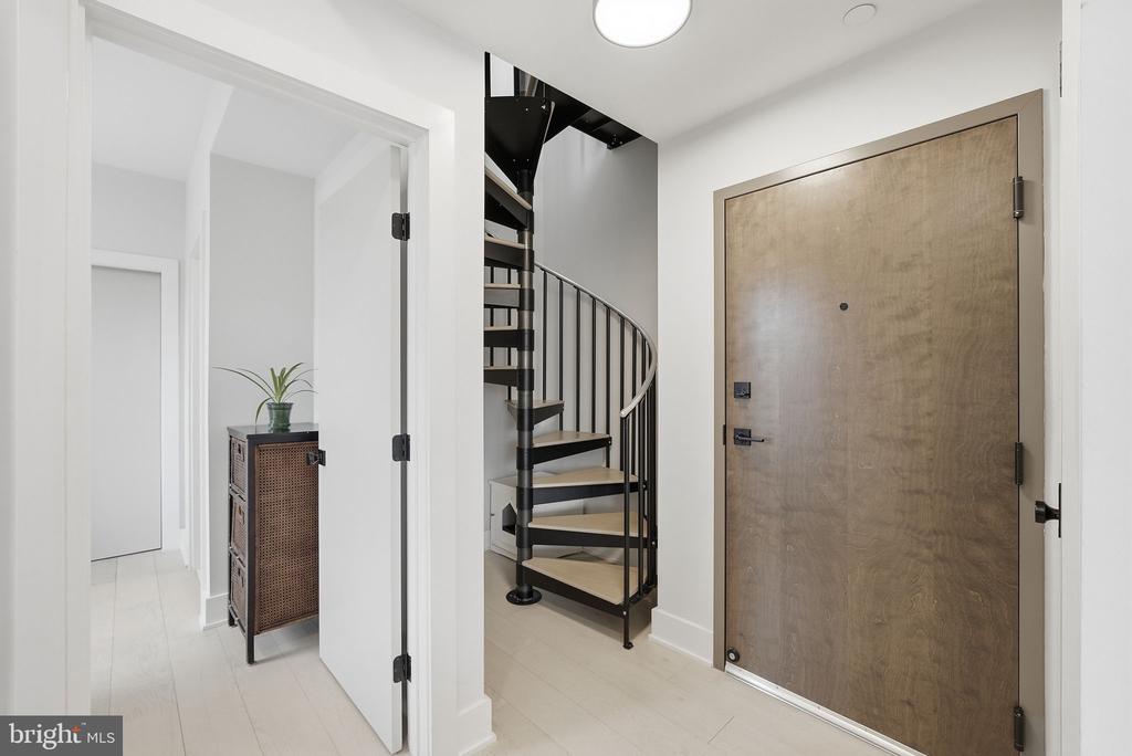 2001 I STREET NE Unit: 10