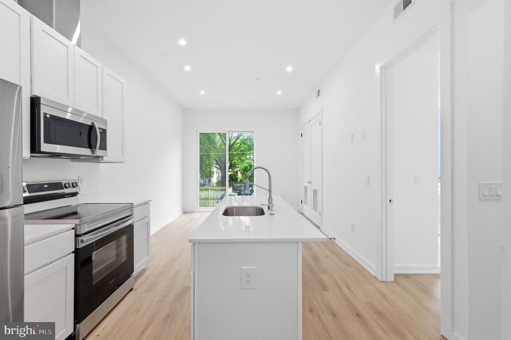 710 KENNEDY STREET NW Unit: 10