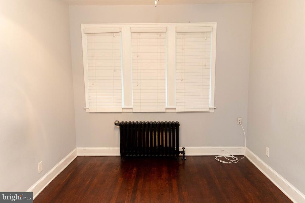 3935 9TH STREET NE Unit: 3