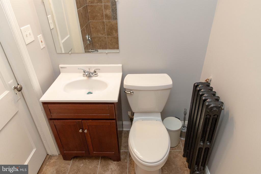 3935 9TH STREET NE Unit: 3