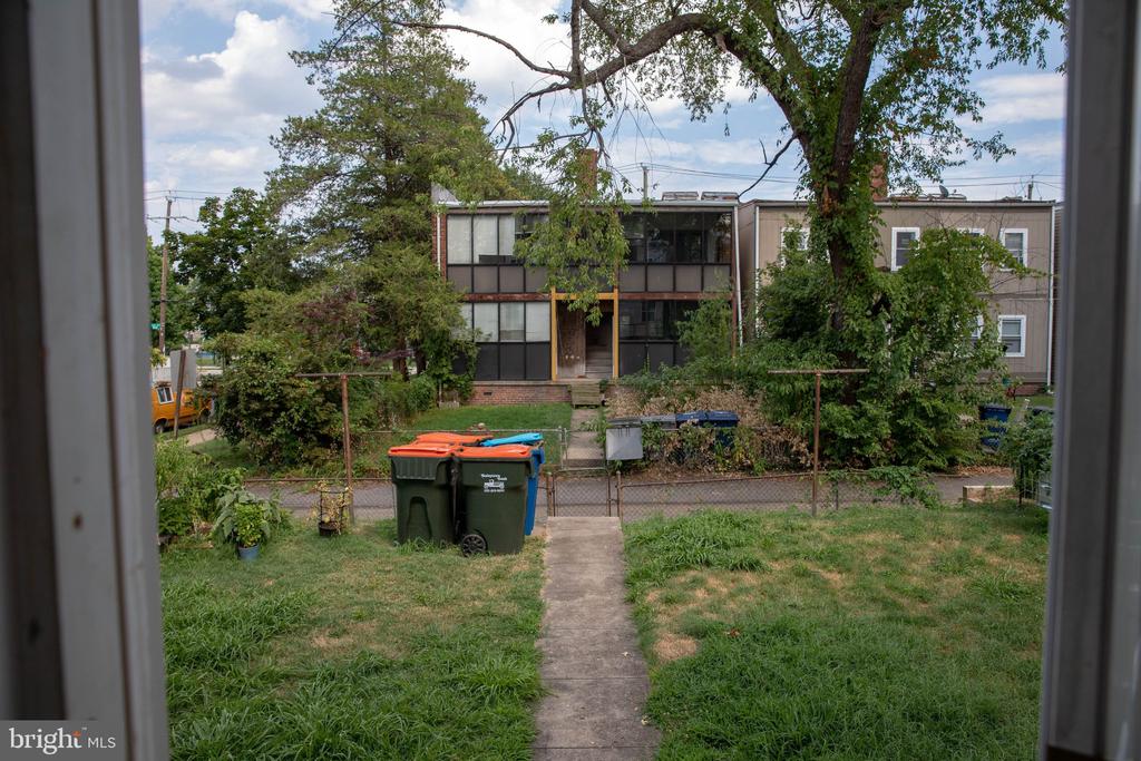 3935 9TH STREET NE Unit: 3