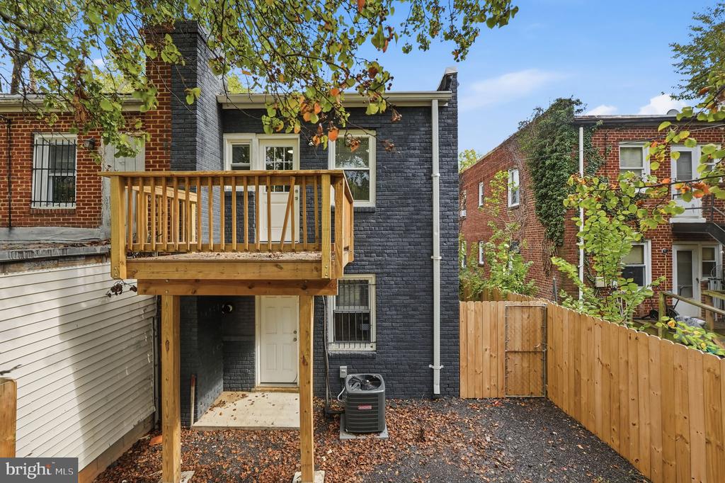 5027 BENNING ROAD SE