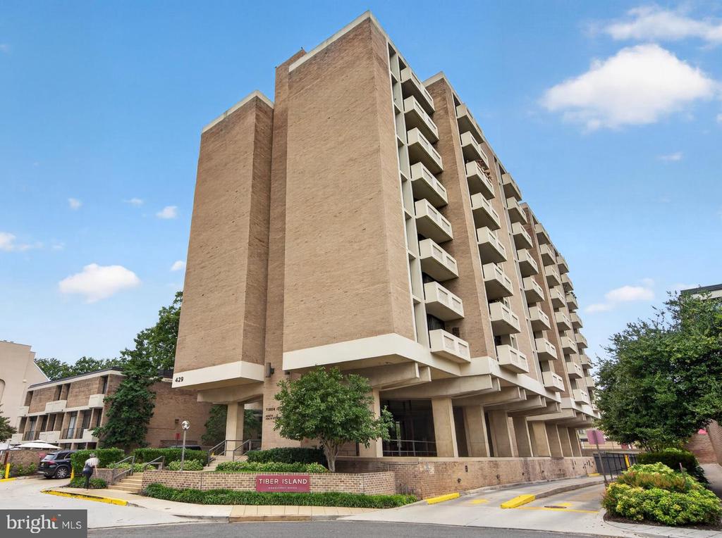 429 N STREET SW Unit: S-704
