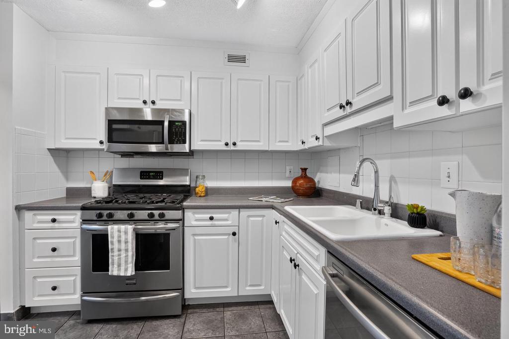 429 N STREET SW Unit: S-704