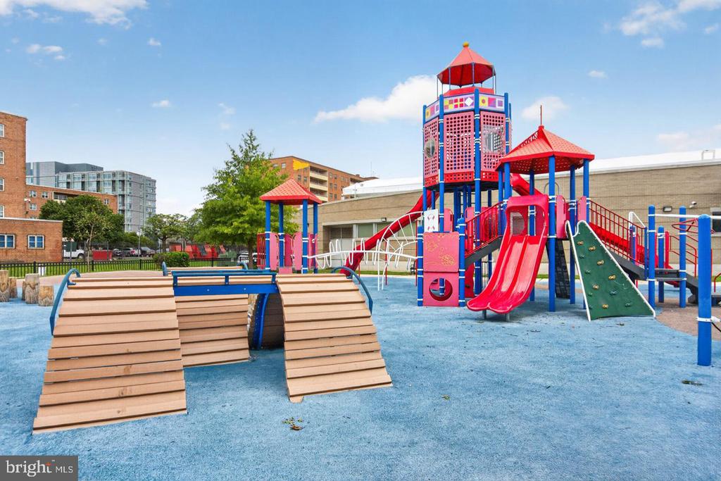 429 N STREET SW Unit: S-704