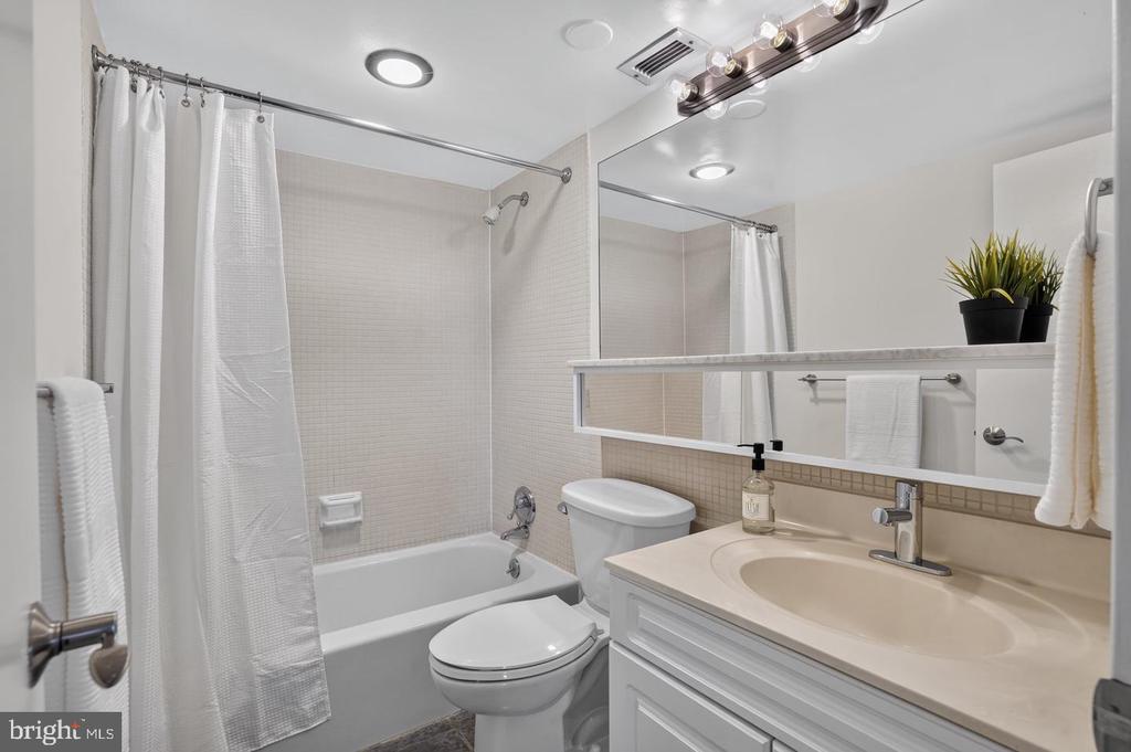 429 N STREET SW Unit: S-704