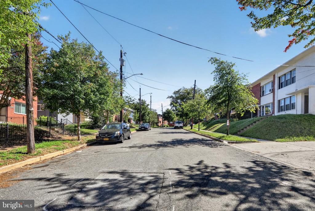206 WEBSTER STREET NE Unit: 2