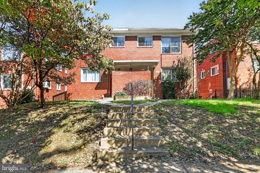 206 WEBSTER STREET NE Unit: 2